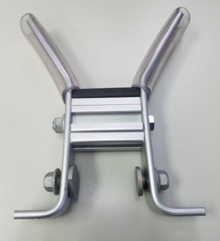 V MAST HOLDER WITH RUBBER COVERING-INCLUDES TWO T-BOLTS/NUTS