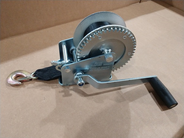 Medium Winch 1400# Capacity.